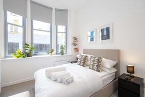 House | 1 bedroom, Internet - Azure Suite 1BR City Walks (Manchester)