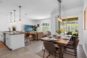 Apartment | 4 bedrooms, Internet