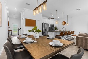 Apartment | 4 bedrooms, Internet