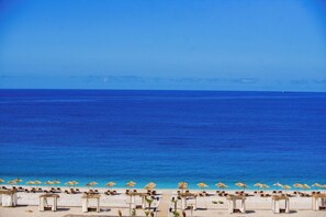 Front of property - Whisky Green Coast Hotel & Apartments (Himare)
