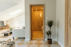 1 habitación, minibar y caja de seguridad en la habitación 