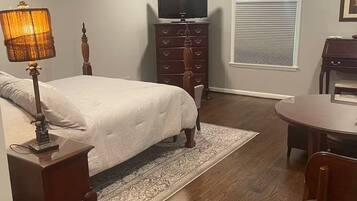 1 habitación, tabla de planchar con plancha, wifi y ropa de cama