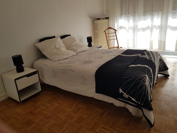 1 chambre, fer et planche à repasser, Wi-Fi, draps fournis