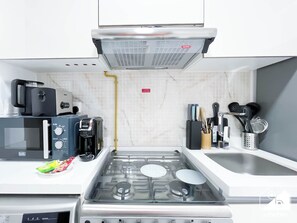 Apartment (0 Bedroom) | Interior - JVC Hideaway: Studio With Balcony and Amenities (Dubai)