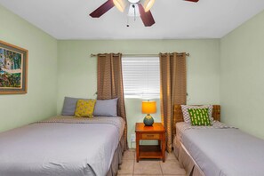 2 bedrooms, iron/ironing board, free WiFi, bed sheets - Hotel-zoned Maui True Paradise - Menehune Shores 227 (Kihei)