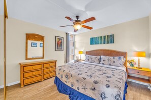 1 habitación, tabla de planchar con plancha y cuna de viaje