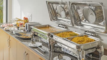 Ilmainen päivittäinen buffetaamiainen
