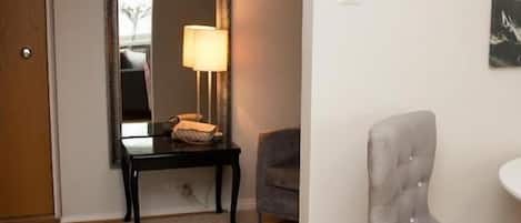Appartement Confort, 1 chambre, vue sur la ville | 1 chambre, fer et planche Ă repasser, accĂšs au Wi-Fi (inclus)