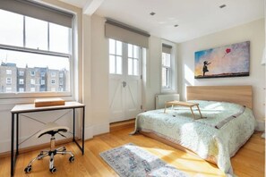 2 chambres, fer et planche à repasser, Wi-Fi, draps fournis