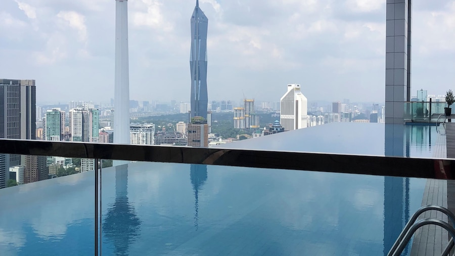 Platinum Suites KLCC by Sleepy Owl