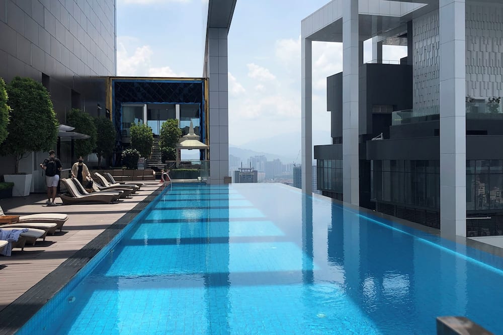 Platinum Suites KLCC by Sleepy Owl