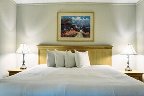 1 bedroom, iron/ironing board, WiFi, bed sheets - Amazing View w/ Pool, Hot Tub, Ski In/Out! (Crested Butte)