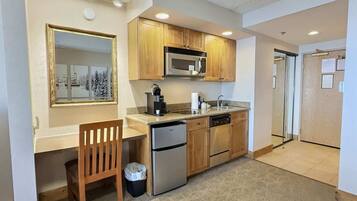 Microwave, stovetop, dishwasher, coffee/tea maker