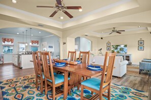 Dining - New Listing!  Gulf Views. (Port Aransas)