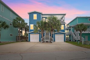 Exterior - New Listing!  Gulf Views. (Port Aransas)