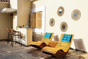 Terrace/patio - The Secret Garden - Courtyard & Private Pool Villa (Kalamata)