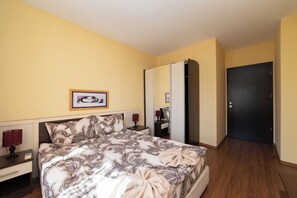 2 Schlafzimmer, Bügeleisen/Bügelbrett, WLAN