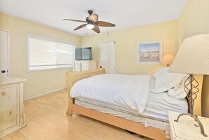 4 bedrooms, WiFi, bed sheets
