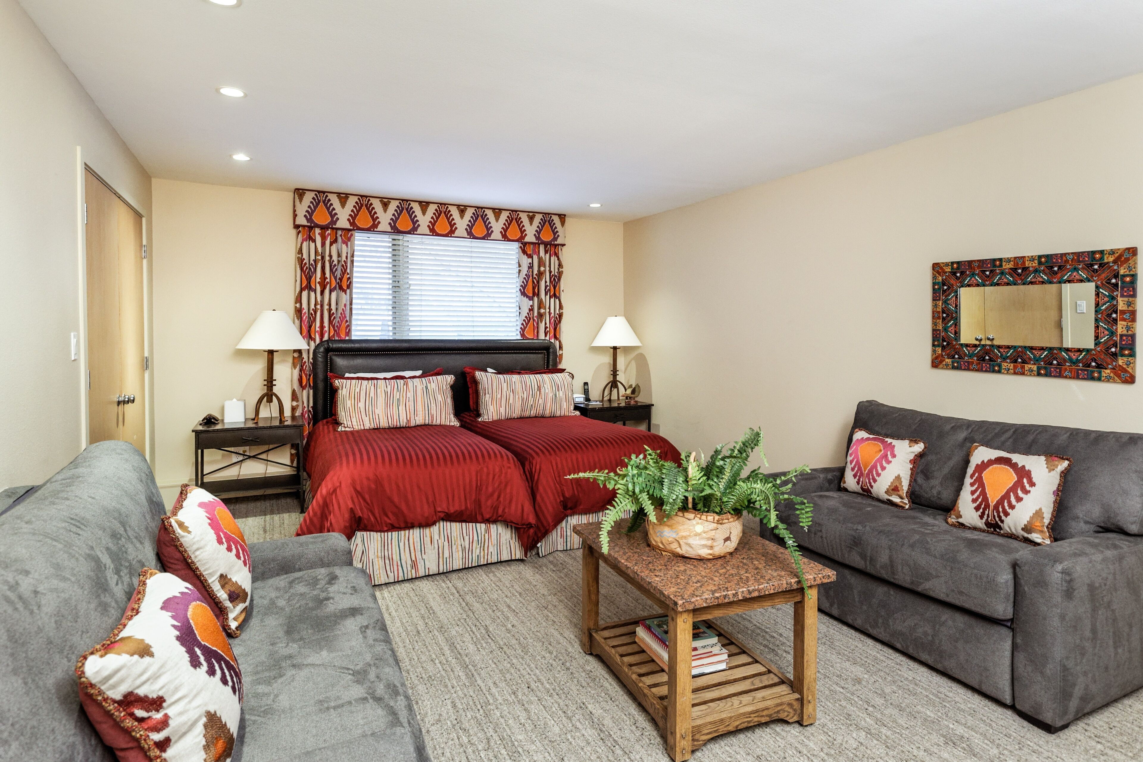 4 bedrooms, iron/ironing board, free WiFi