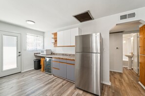 Casa, 2 quartos | Cozinha privada | Geladeira, fogão, cafeteira/chaleira