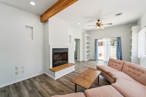 Casa, 2 quartos | Área de estar