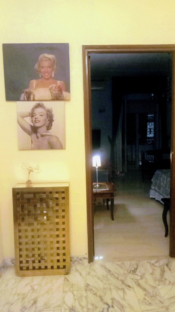 Interior - Rome COMFORT Apartment Metro C (Unknown)