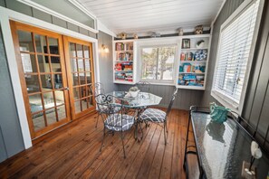 Dining - Charming Coastal Retreat Steps From Beach 3 Bedroom Home (St. Augustine)