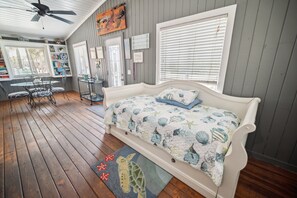 Ferienhaus, 3 Schlafzimmer | 3 Schlafzimmer, laptopgeeigneter Arbeitsplatz, Bügeleisen/Bügelbrett