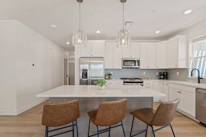 Private kitchen - Periwinkle Sky 3 Bedroom Condo (St. George)