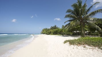 Condo, 3 Bedrooms | Beach