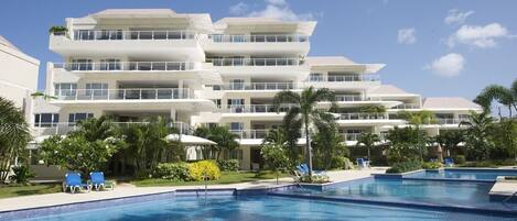 Condo, 3 habitaciones | Alberca