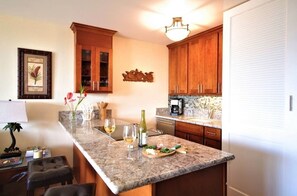 Condo, 1 habitación | Cocina privada | Refrigerador, horno, cafetera y tetera y tostadora