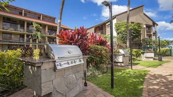 Condo, 2 Bedrooms | Property grounds