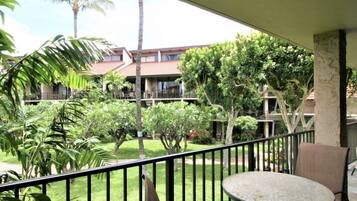 Condo, 2 habitaciones | Restaurante al aire libre