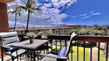 Condo, 1 Bedroom | Outdoor dining