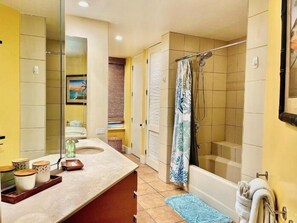 Bathroom - Palms 501 2 Bedroom Condo (Kihei)