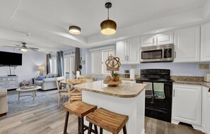 Condo, 2 Bedrooms | Interior