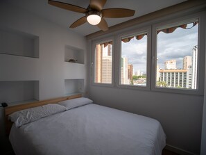 1 habitación, tabla de planchar con plancha, wifi gratis y ropa de cama 