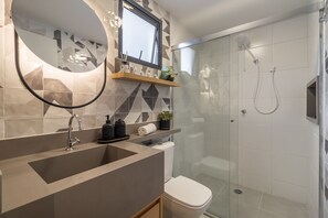 Shower, hair dryer, towels - Pinheiros complete next to the subway (São Paulo)