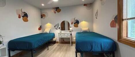 2 chambres, bureau, fer et planche à repasser, Wi-Fi gratuit