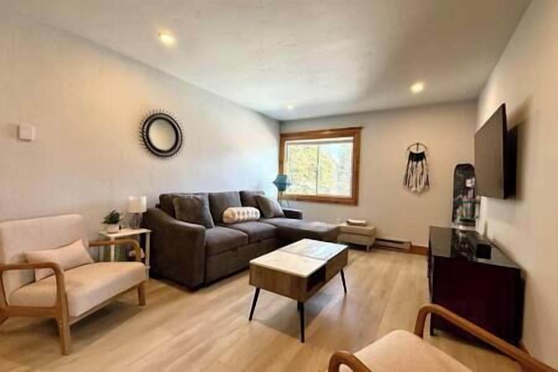 Fernseher, Stereoanlage