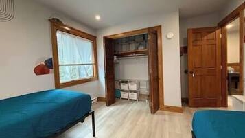 2 dormitoris, escriptori, planxa i posts de planxar i wifi gratuïta