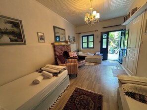 Deluxe Triple Room - Dafne Konukevi (Bozcaada)