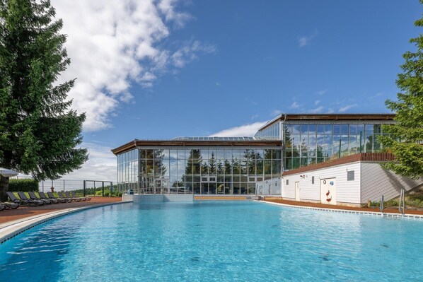 Apartment | Pool | Indoor pool, outdoor pool