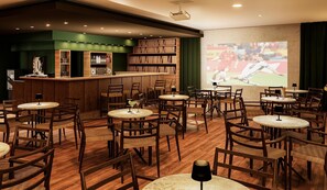 Apartment | Dining