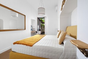 3 chambres, coffre-fort, bureau, fer et planche à repasser
