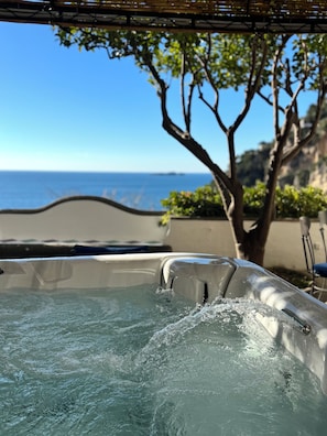 Baignoire à remous extérieure