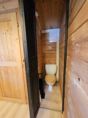 Shower, hair dryer, towels, toilet paper - l'interlude, with spa, 2pers+2, Burgundy (la bussière sur ouche)