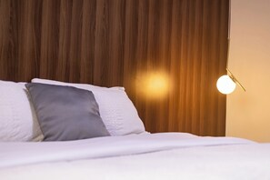1 slaapkamer, een strijkplank/strijkijzer, wifi, beddengoed