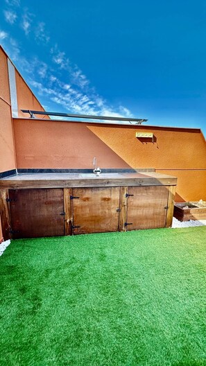 Appartement, 3 chambres, balcon, vue ville | Terrasse/Patio